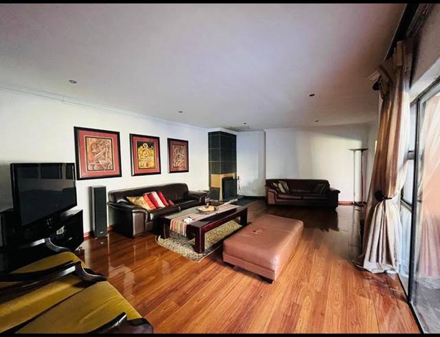 4 BEDROOM HOUSE FOR SALE IN THE REEDS